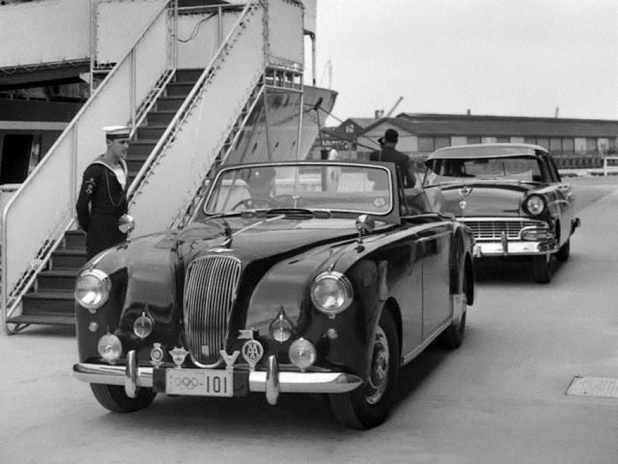  Lagonda 3-Litre Drophead Coupe by Tickford 1953 года  (фото 4 из 9)
